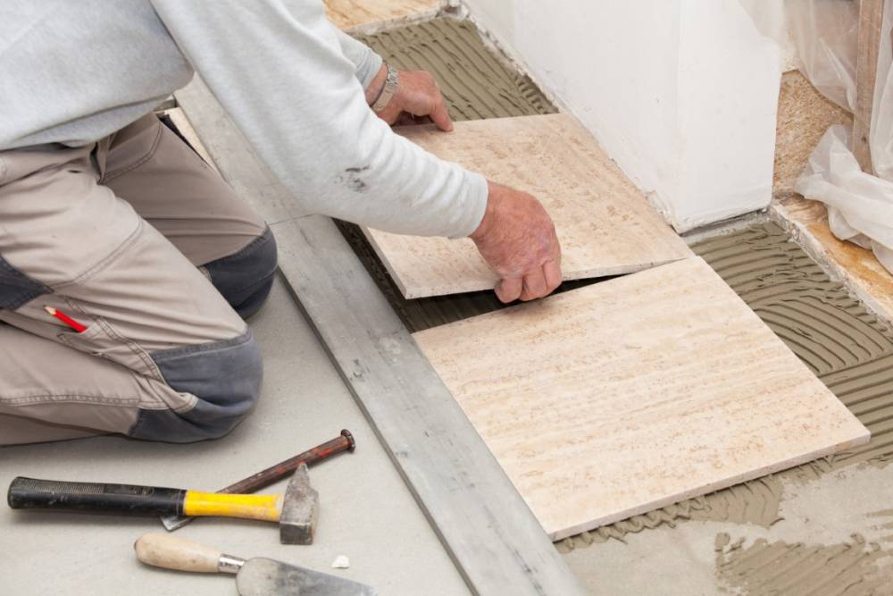 Pose de carrelages près de Roaillan